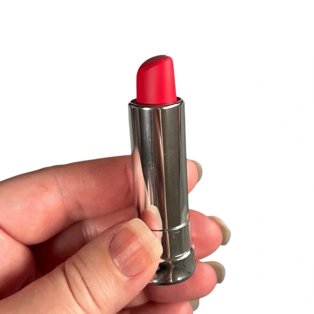 Holika Holika Heartful Moisture Heart Shaped Lipstick in Kissing Red Discont NIB
